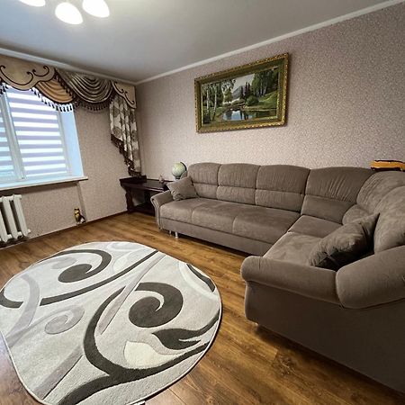 Апартаменти Біля Софіївки Umanʼ Eksteriør billede